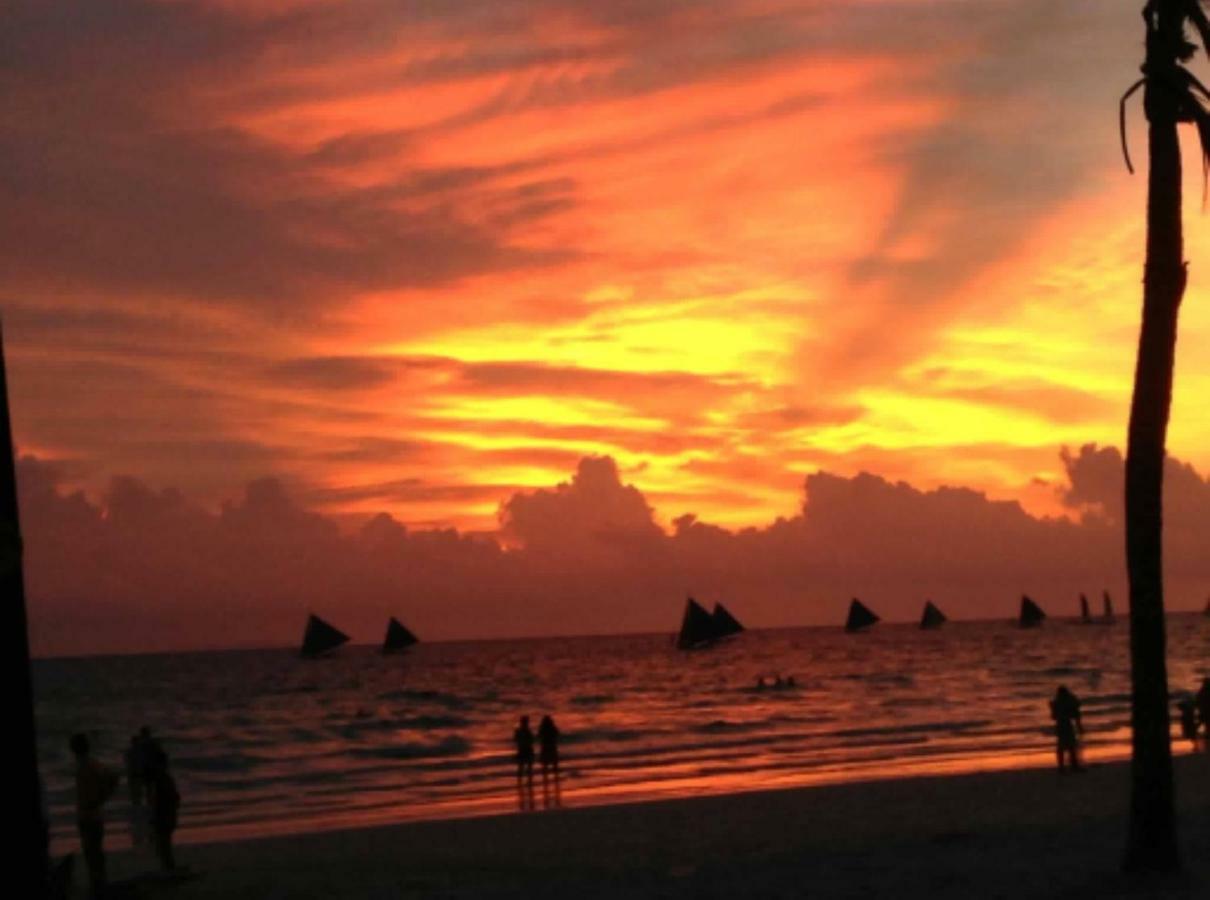 Chateau De Boracay Balabag  Esterno foto
